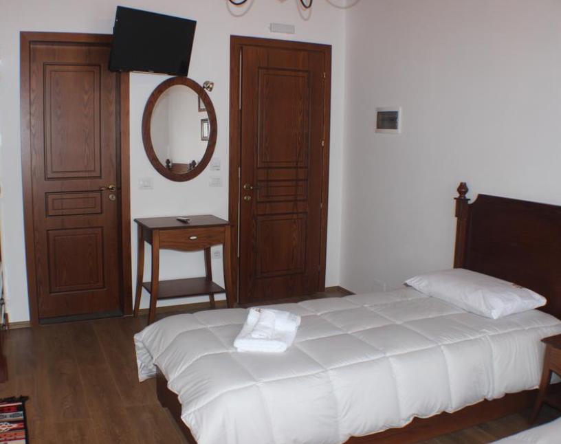 Hotel Bineri Gjirokastër Dış mekan fotoğraf